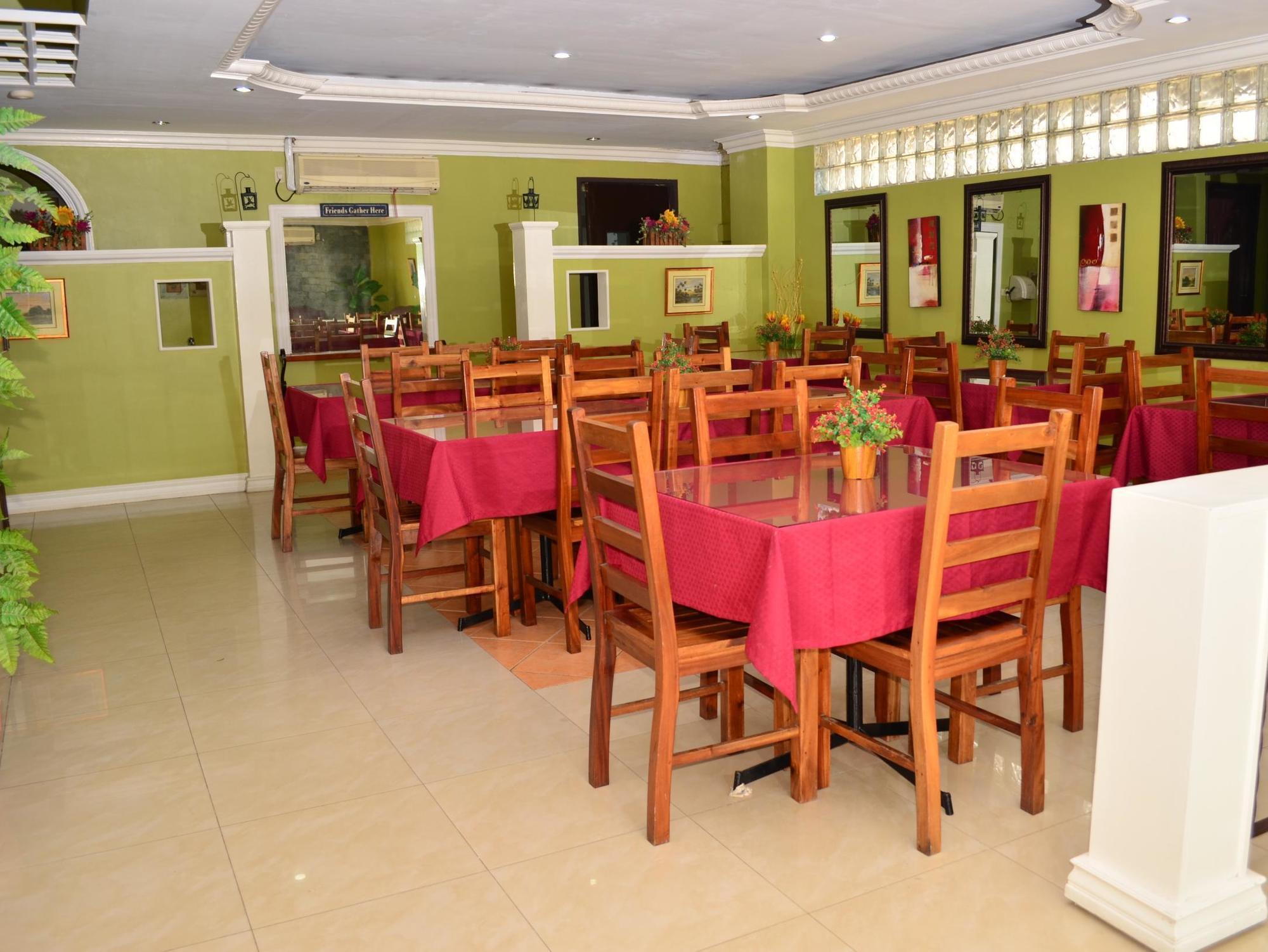 El Portal Inn 塔比拉兰 外观 照片